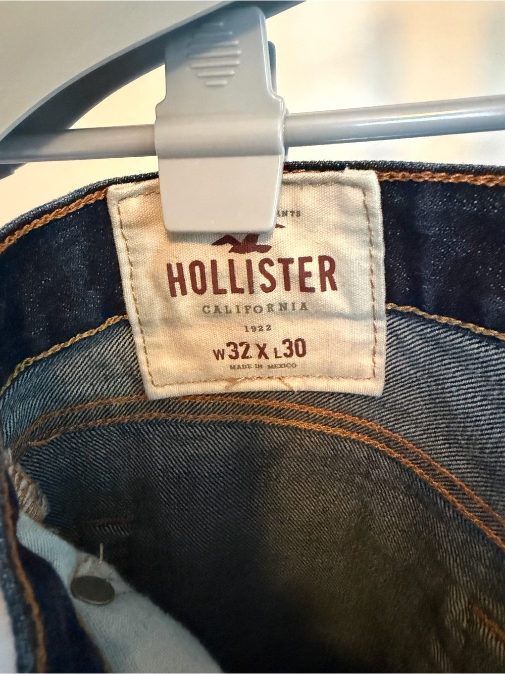 Hollister Men’s Straight Jeans (W32xL30) - Picture 3 of 8
